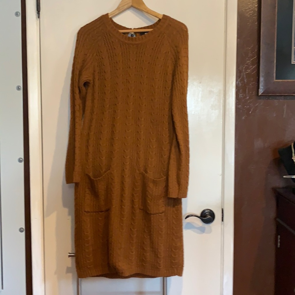 Rust colored, thick sweater dress with pockets